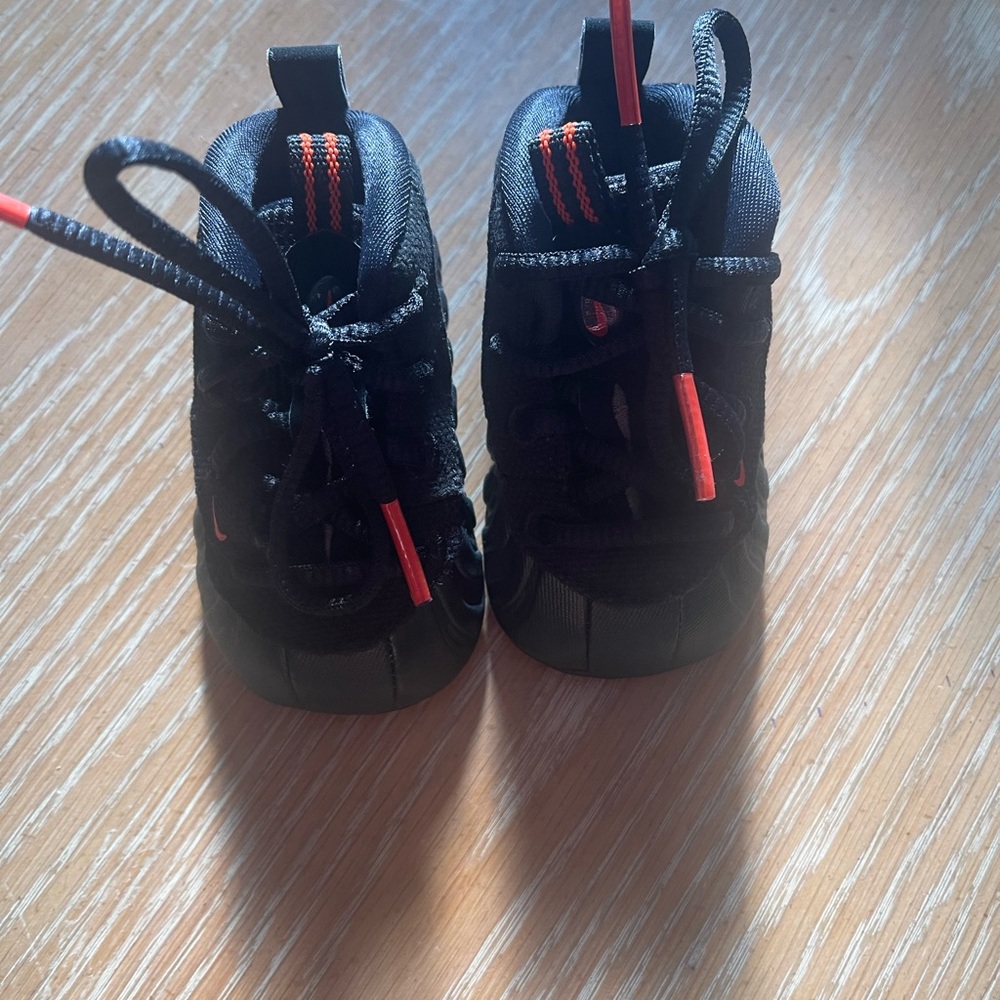 NIKE LIL’ POSITE PRO (CB) size 2C